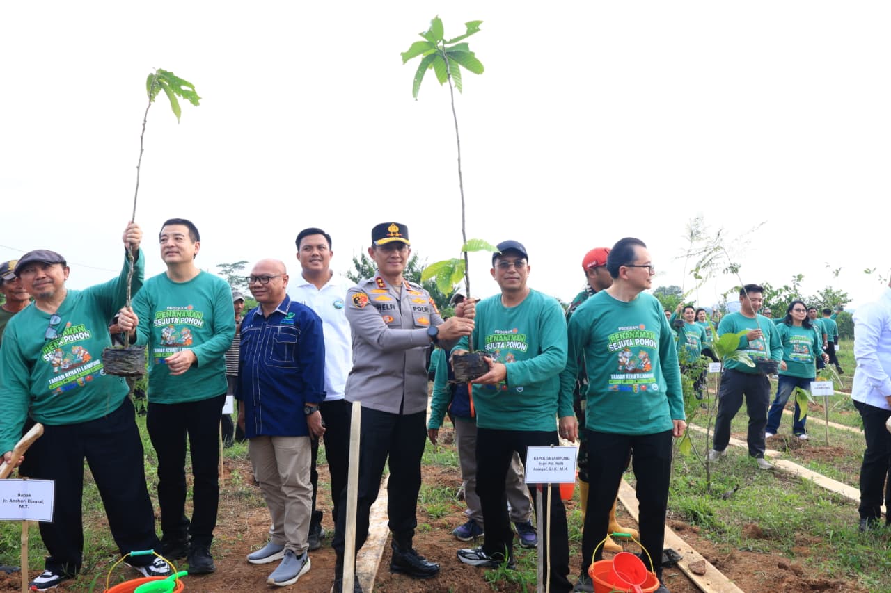 Penanaman Sejuta Pohon, Kapolda Lampung dan Menteri PKP Dorong Penghijauan Berkelanjutan
