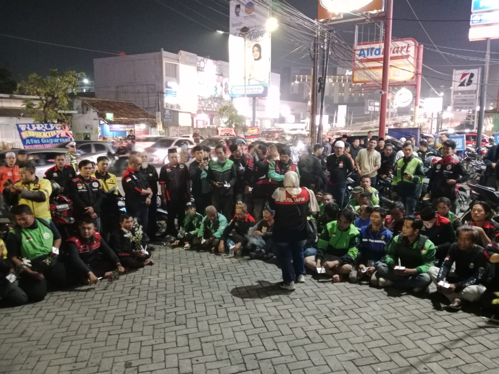 Doa Bersama Brigpol Arya Digelar di Bandar Lampung, Solidaritas Ojol Lampung untuk Polisi yang Gugur dalam Tugas