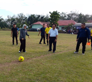 Resmikan Pembukaan Cabor Sepak Bola Porkab 2026, Bupati Way Kanan: Di Luar Lapangan Kita Satu Keluarga