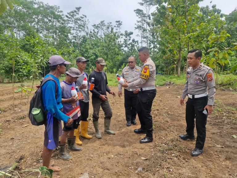 Ketahanan Pangan: Sat Lantas Polres Kuningan Dukung Penanaman Jagung