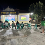 Nobar Piala Dunia 2026 anggota Polsek Banjit dan Warga, Pererat Silaturahmi Polri-Masyarakat di HUT Bhayangkara ke-80