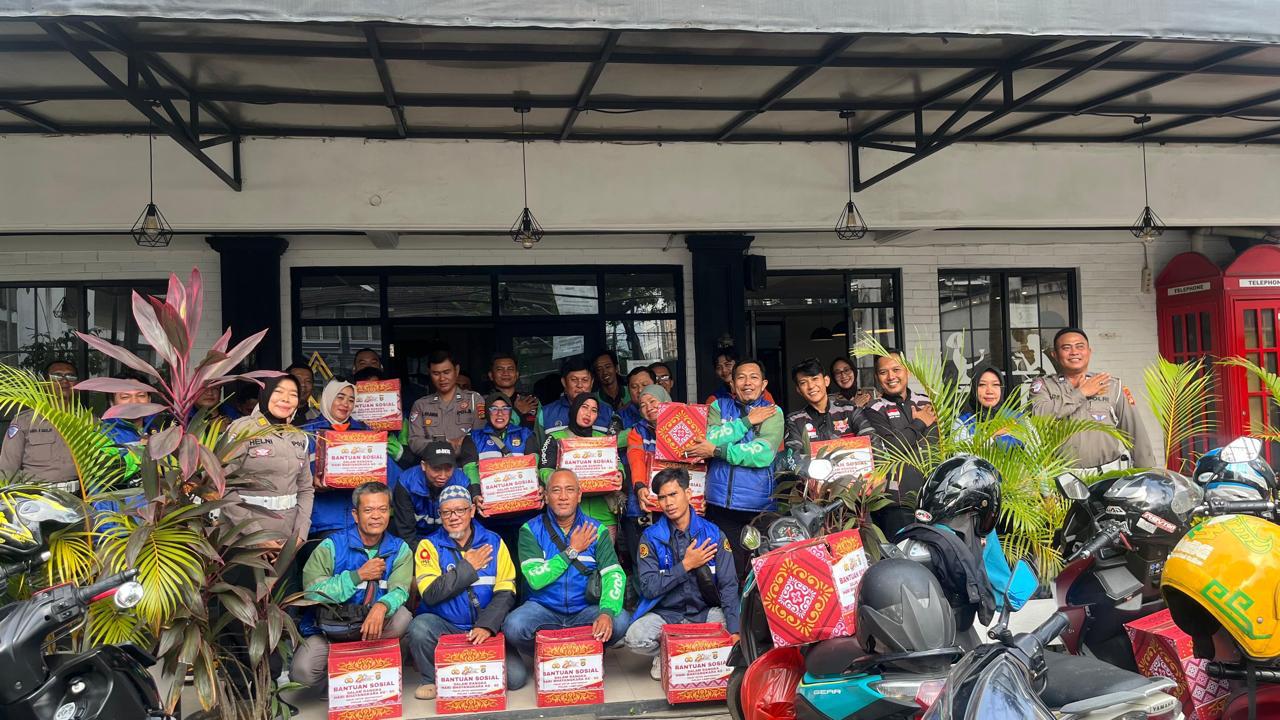 Jelang Hari Bhayangkara, Polda Lampung Salurkan 3.138 Bansos
