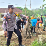 Perbaikan Jalan Rusak di Banjit Jadi Wujud Sinergi TNI-Polri dan Pemkab