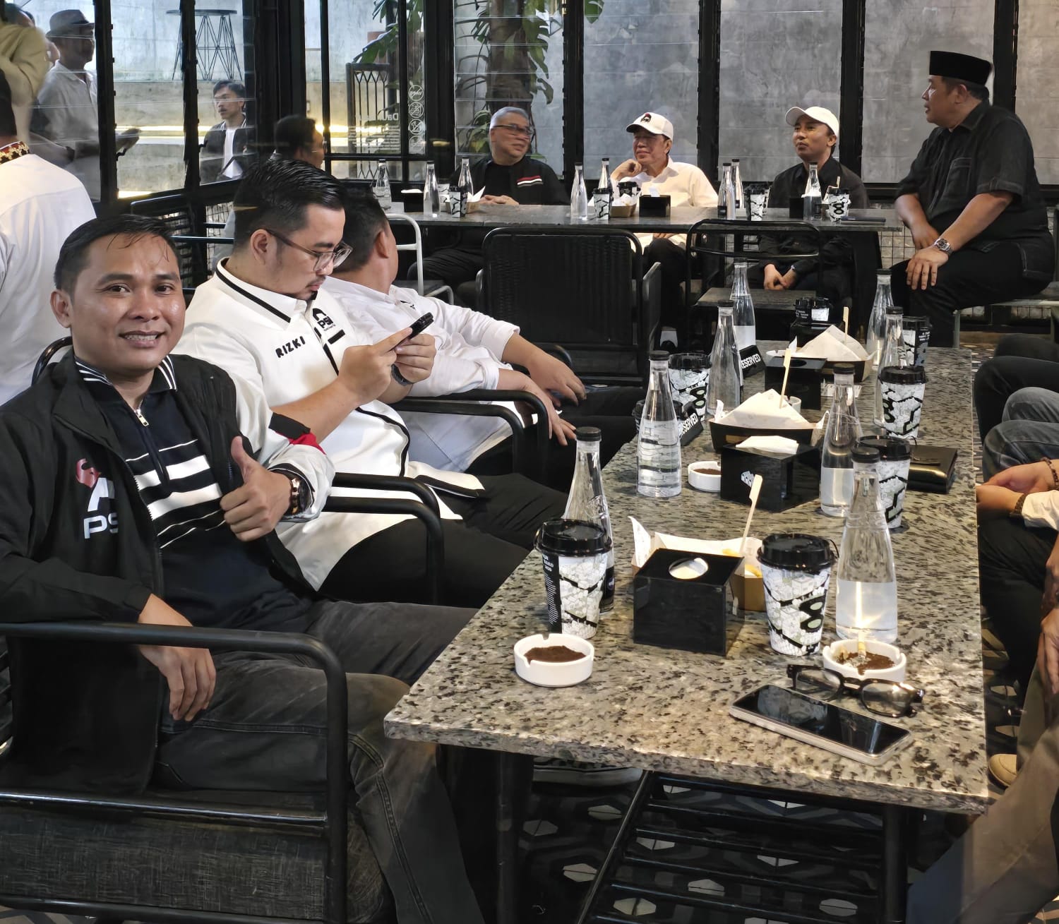 Ketua DPD PSI Way Kanan Nofrika Dipanggil Langsung Jokowi, Dapat Arahan Strategis di Coffee Nako Bandar Lampung
