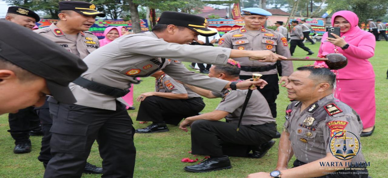 Kapolres Lampung Barat Pimpin Kenaikan Pangkat Personel Polres Lampung Barat