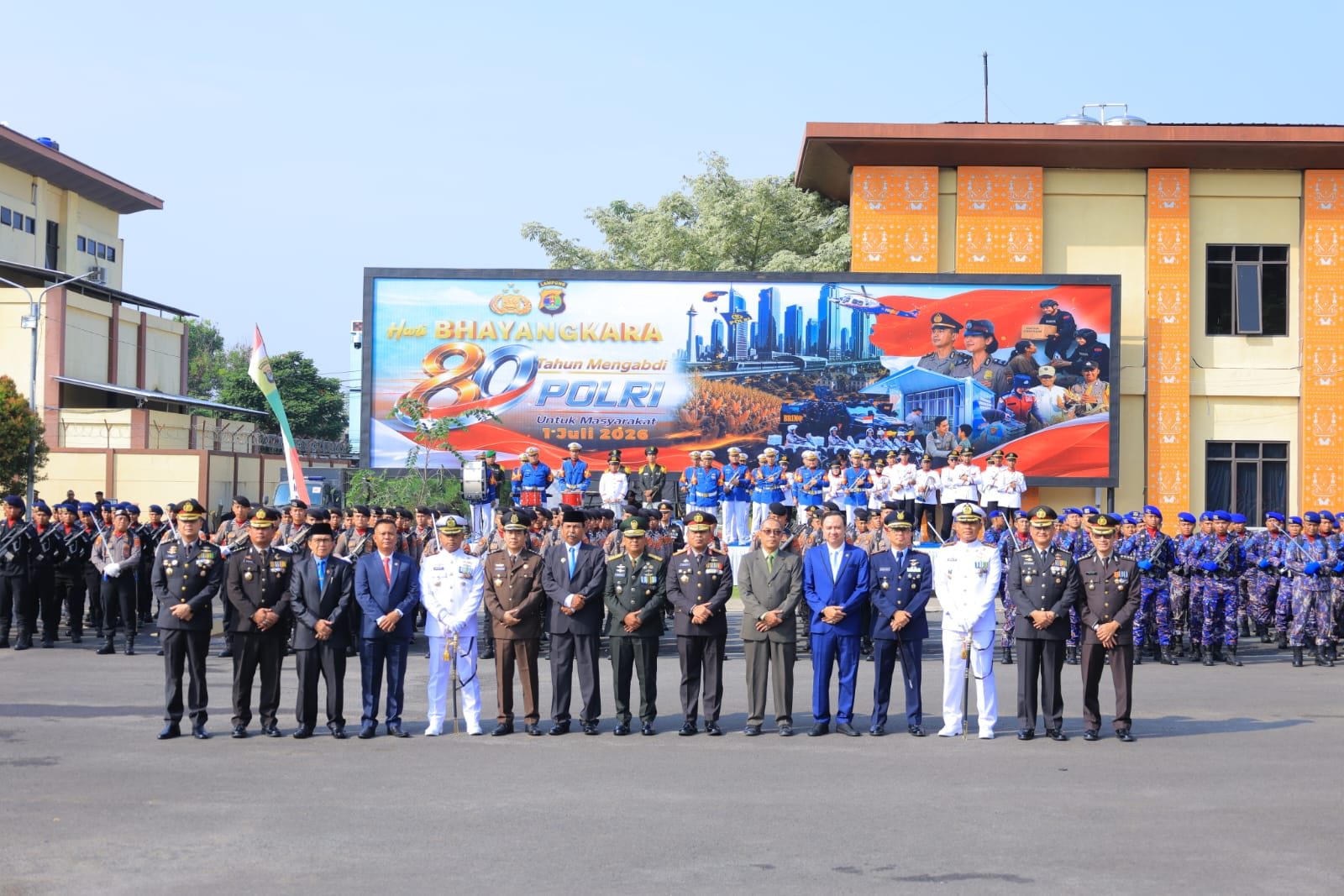 Wakapolda Lampung Pimpin Upacara Hari Bhayangkara ke-80, Tegaskan Semangat “Polri untuk Masyarakat”