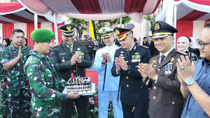 HUT Bhayangkara 80: Dandim 0614/Kota Cirebon Beri Kejutan Kado untuk Kapolres Cirebon Kota