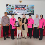 Peringati Hari Bhayangkara, Polres Lampung Barat Gelar Sunatan Massal untuk 50 Anak