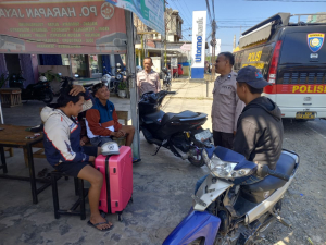 Polres Way Kanan Sambangi Loket Bus, Beri Imbauan Kamtibmas dan Sosialisasi Call Center 110
