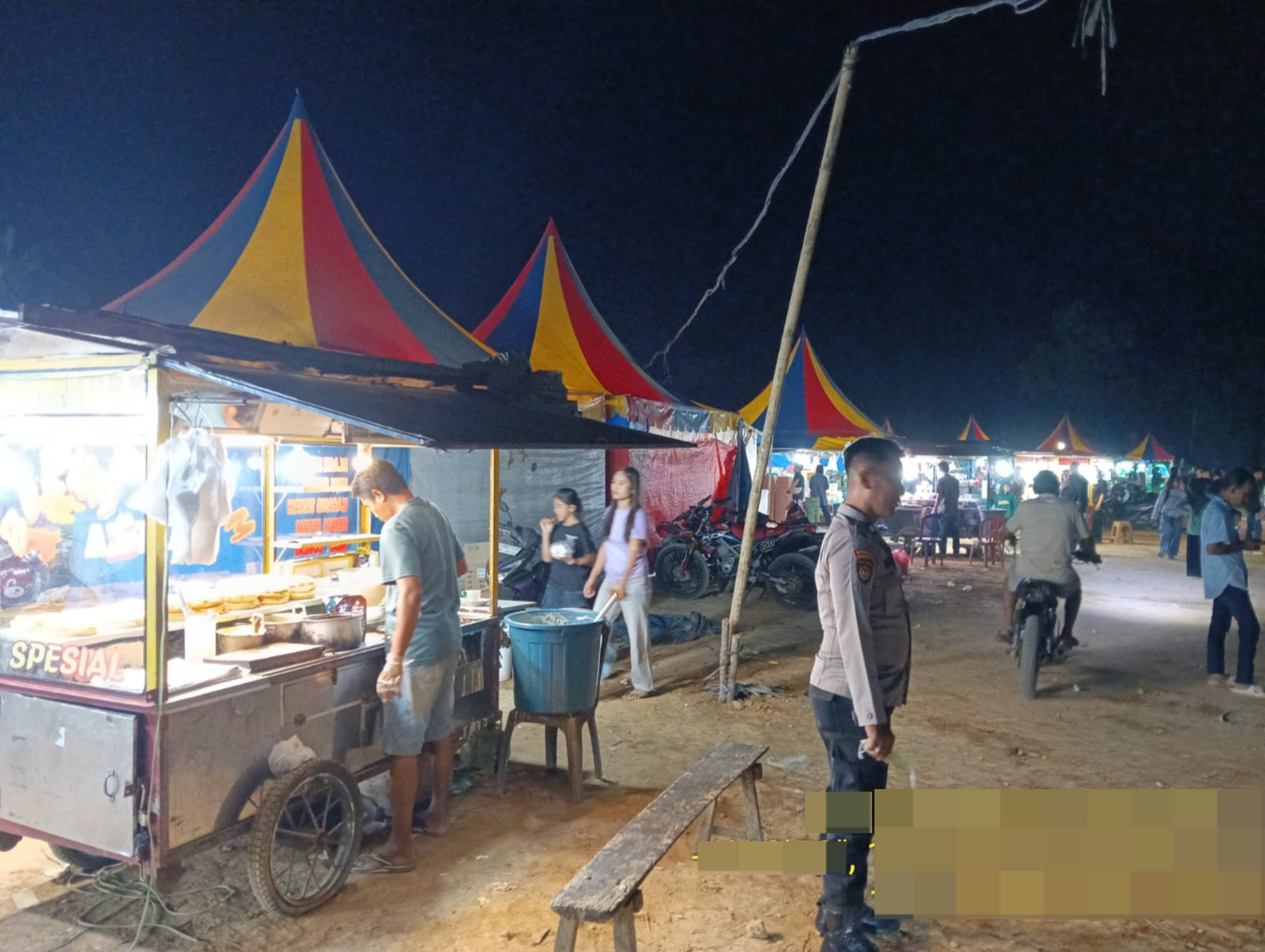 Ciptakan Kamtibmas Kondusif, Polsek Rebang Tangkas Gelar Patroli Rawan Malam di Pasar Malam Lebak Peniangan