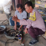 Jalin Kedekatan Dengan Warga, Personel Polsek Banjit Sambangi Warga Binaan di Simpang Asam