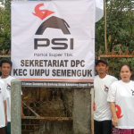 DPD PSI Way Kanan Serahkan Atribut, DPC PSI Umpu Semenguk Mulai Pemasangan Bendera di Sekretariat