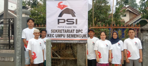 DPD PSI Way Kanan Serahkan Atribut, DPC PSI Umpu Semenguk Mulai Pemasangan Bendera di Sekretariat