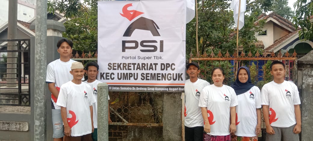 DPD PSI Way Kanan Serahkan Atribut, DPC PSI Umpu Semenguk Mulai Pemasangan Bendera di Sekretariat