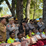 Astamaops Kapolri Berbagi Semangat Belajar Bersama Anak-Anak Papua di Pusat Olah Seni Wesaput