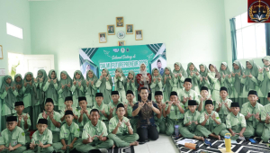 Kominfo Way Kanan Edukasi Etika Bermedia Sosial kepada Peserta MPLS SMPIT Daar ‘Ilmi
