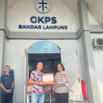 Peringati Hari Bhayangkara ke-80, Ditlantas Polda Lampung Gelar Bakti Religi di Gereja GKPS