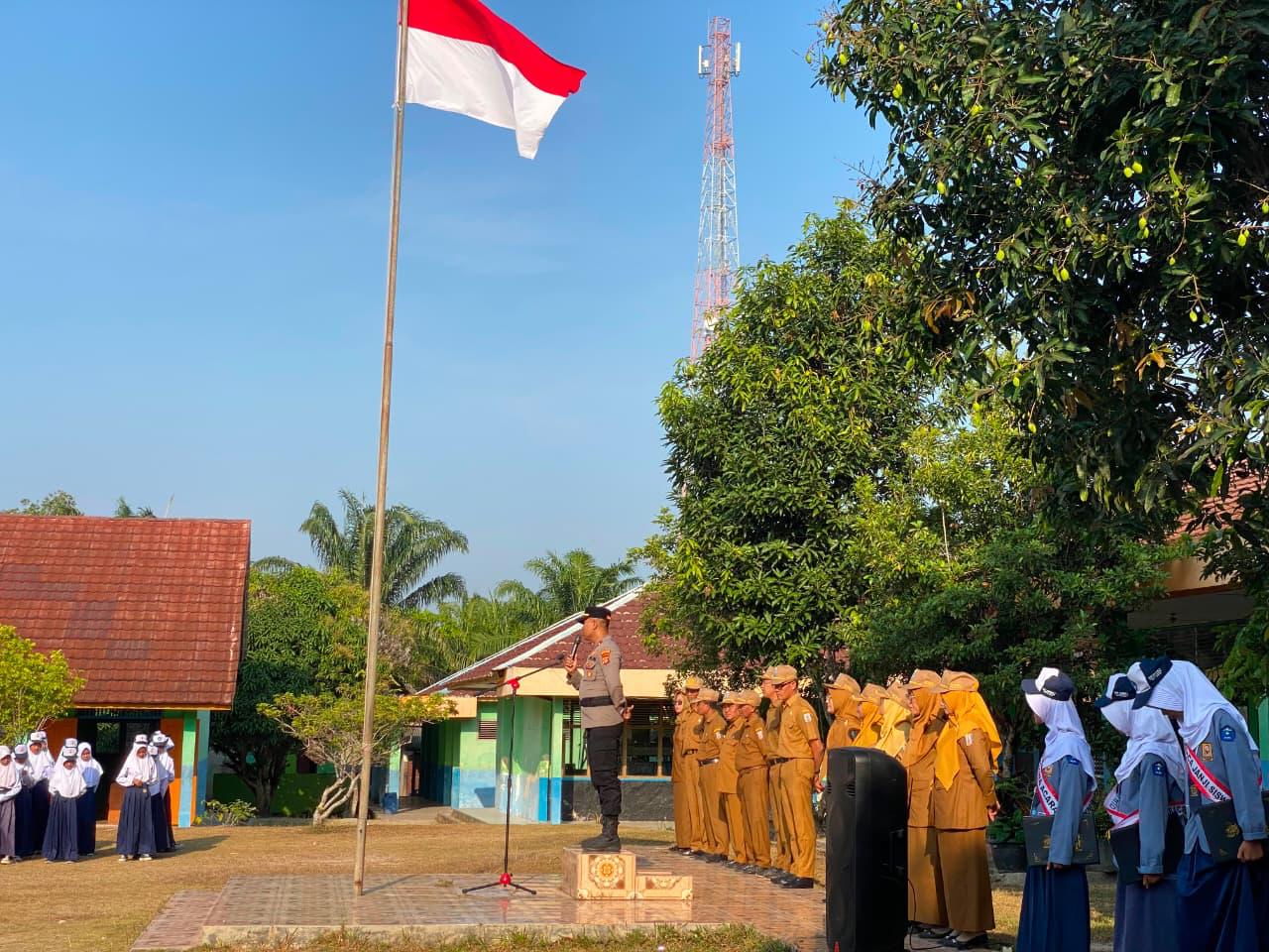Police Goes To School: Polsek Negara Batin Perkuat Karakter Pelajar agar Jauhi Kenakalan Remaja dan Narkoba