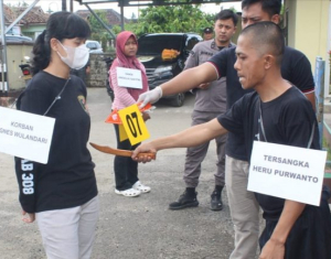 Rekonstruksi Kasus Pembunuhan Istri Siri di Pringsewu Digelar, Penyidik Peragakan 17 Adegan
