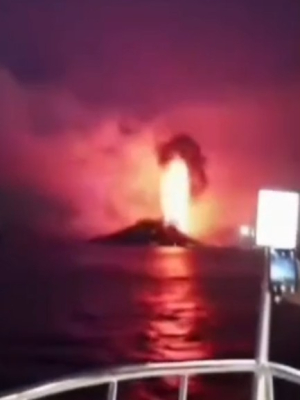 Badan Geologi Pastikan Video Viral Erupsi Gunung Anak Krakatau Bukan Rekaman Terbaru