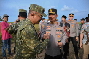 Panen Raya TNI Digelar Serentak, Kapolda Aceh Hadiri kegiatan di Pidei Bersama Pangdam Iskandar Muda
