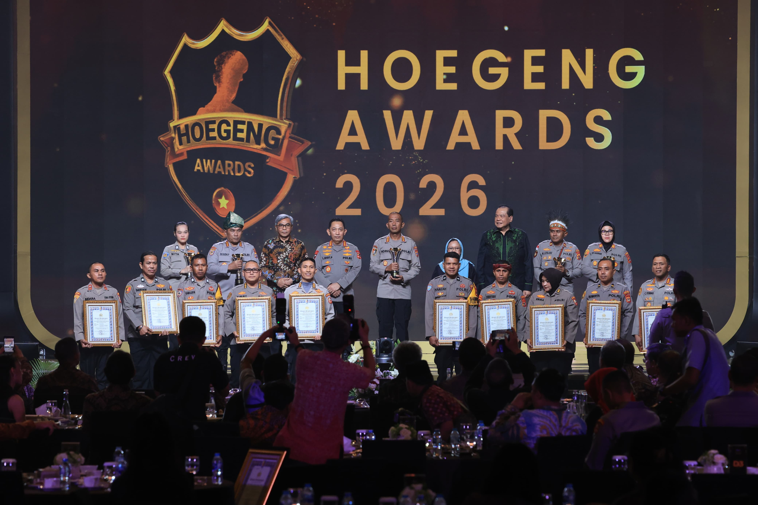 Kapolda Aceh dan PJU Nobar Malam Penganugerahan Hoegeng Awards 2026, Lima Polisi Teladan Raih Penghargaan