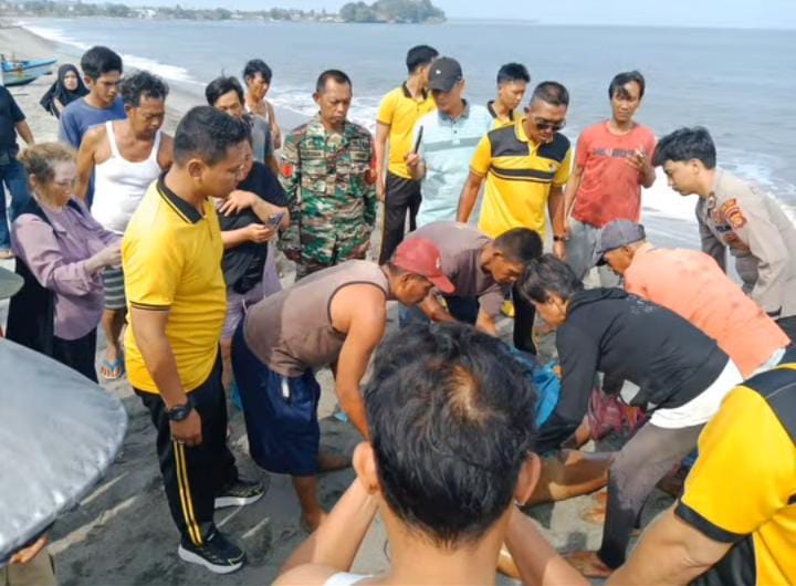 Mayat Terapung di Pantai Kuala Stabas, Nelayan Ditemukan Meninggal Dunia