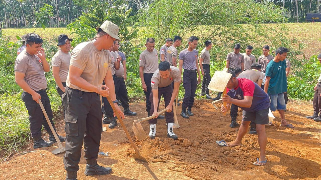 Jembatan Brimob Lampung Buka Akses Warga dan Gerakkan Ekonomi