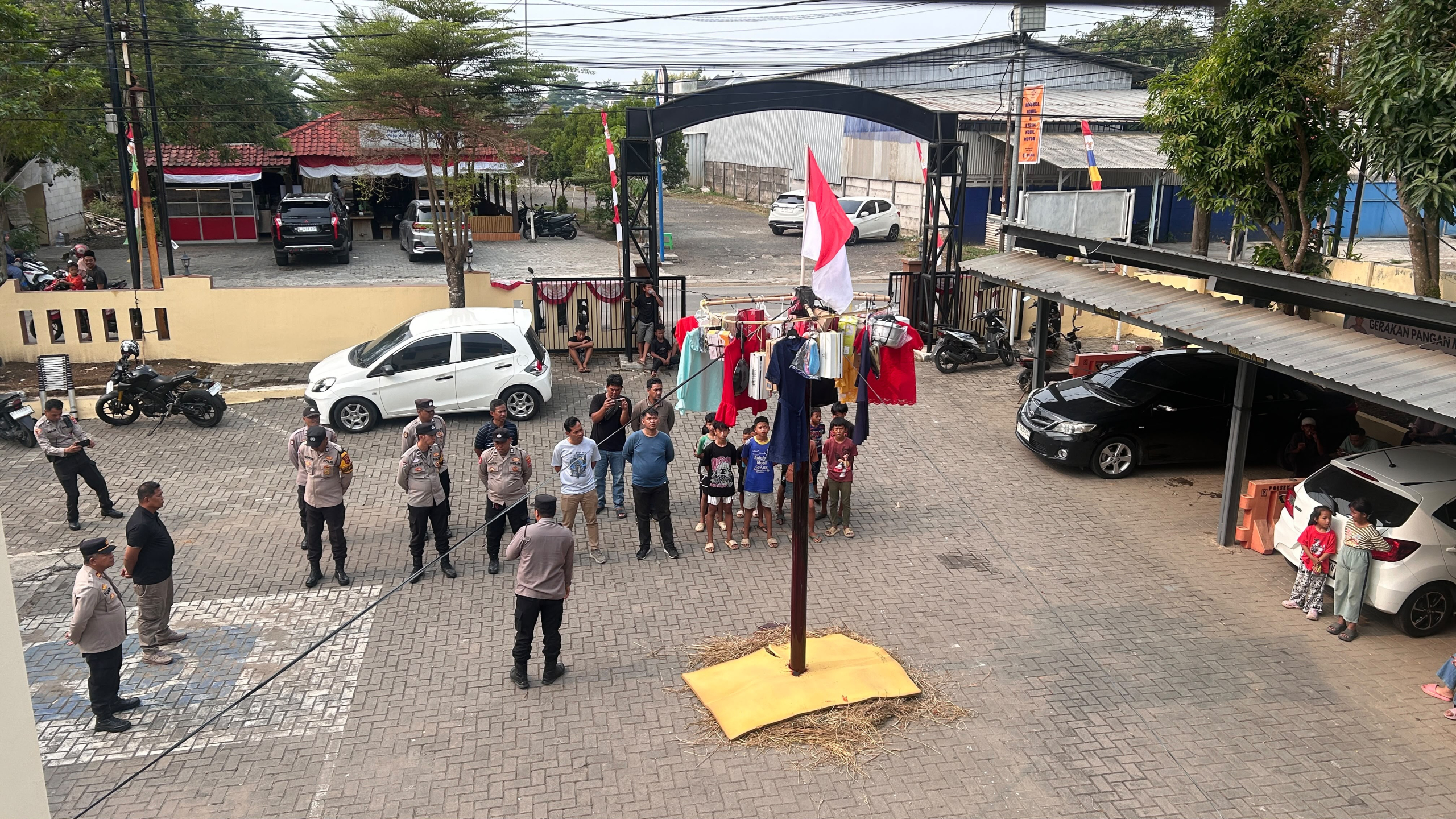 Bukan Sekadar Memanjat, Anak-Anak Panongan Belajar Perjuangan