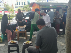 Niat Tulus Pendiri Pondok Makan Gratis Banda Aceh Jum’at Berkah