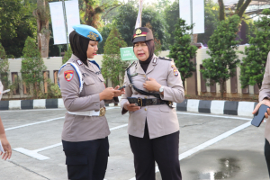 Sipropam Polresta Tangerang Cek HP Personel Terkait Judi Online Usai Upacara Hari Juang Polri