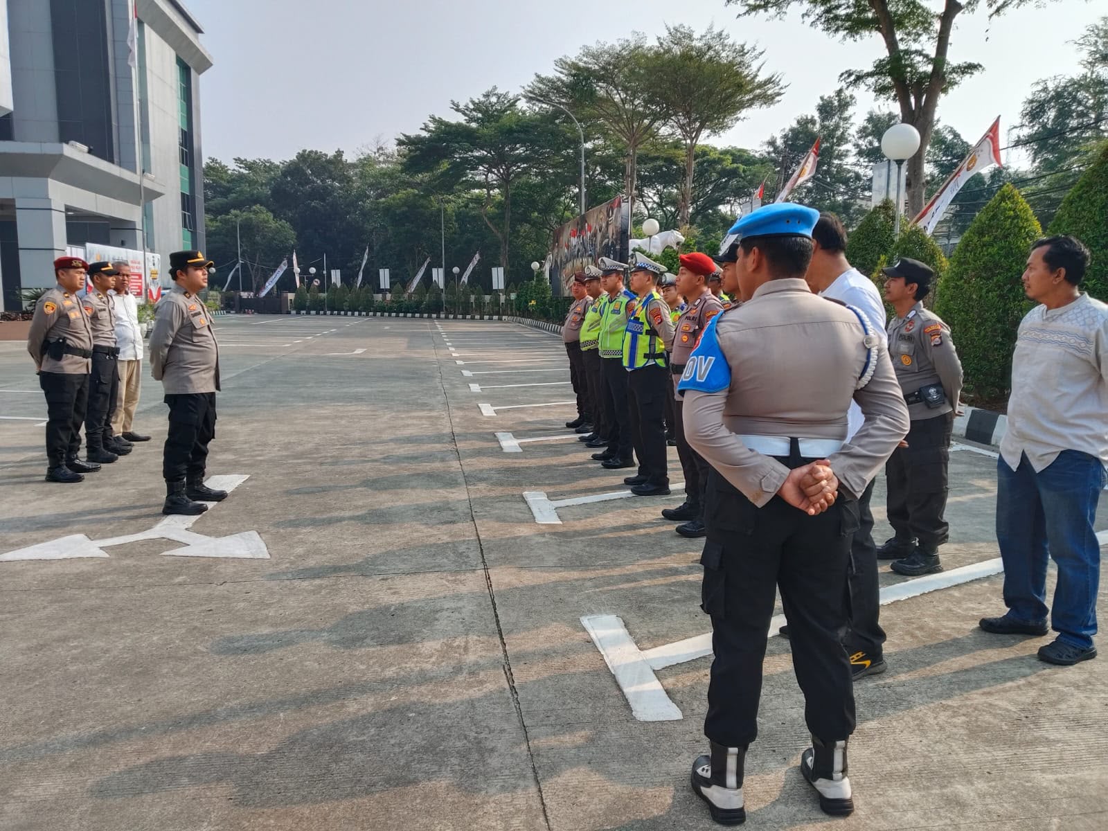 Sipropam Polresta Tangerang Cek Apel Pagi Personel Piket