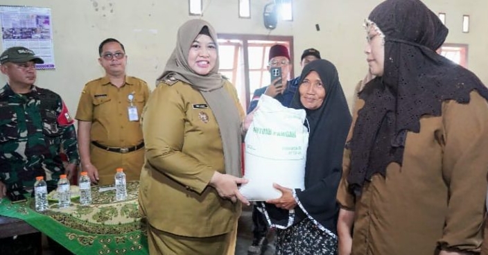 Pemkab Pringsewu Salurkan Bantuan Pangan Beras Tahap II, 55.048 PBP Terima 30 Kg Beras