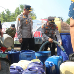 Polres Kuningan Salurkan Air Bersih dan Pengobatan Gratis