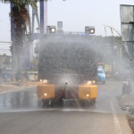 Water Canon Polresta Tangerang Bersihkan Jalan dari Abu GAK