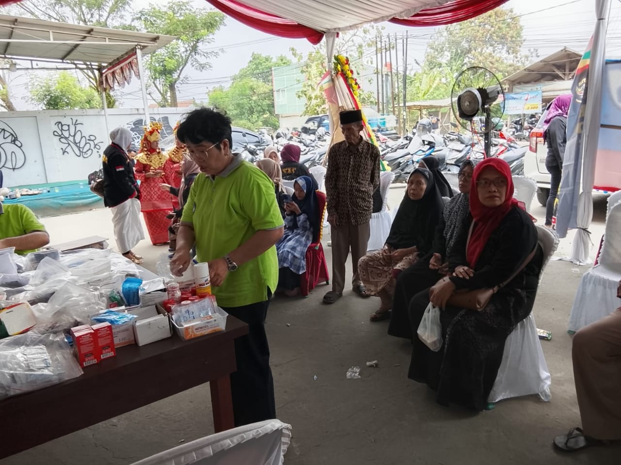 HUT ke-3 KOSTRAT, 200 Warga Ikuti Pengobatan Gratis