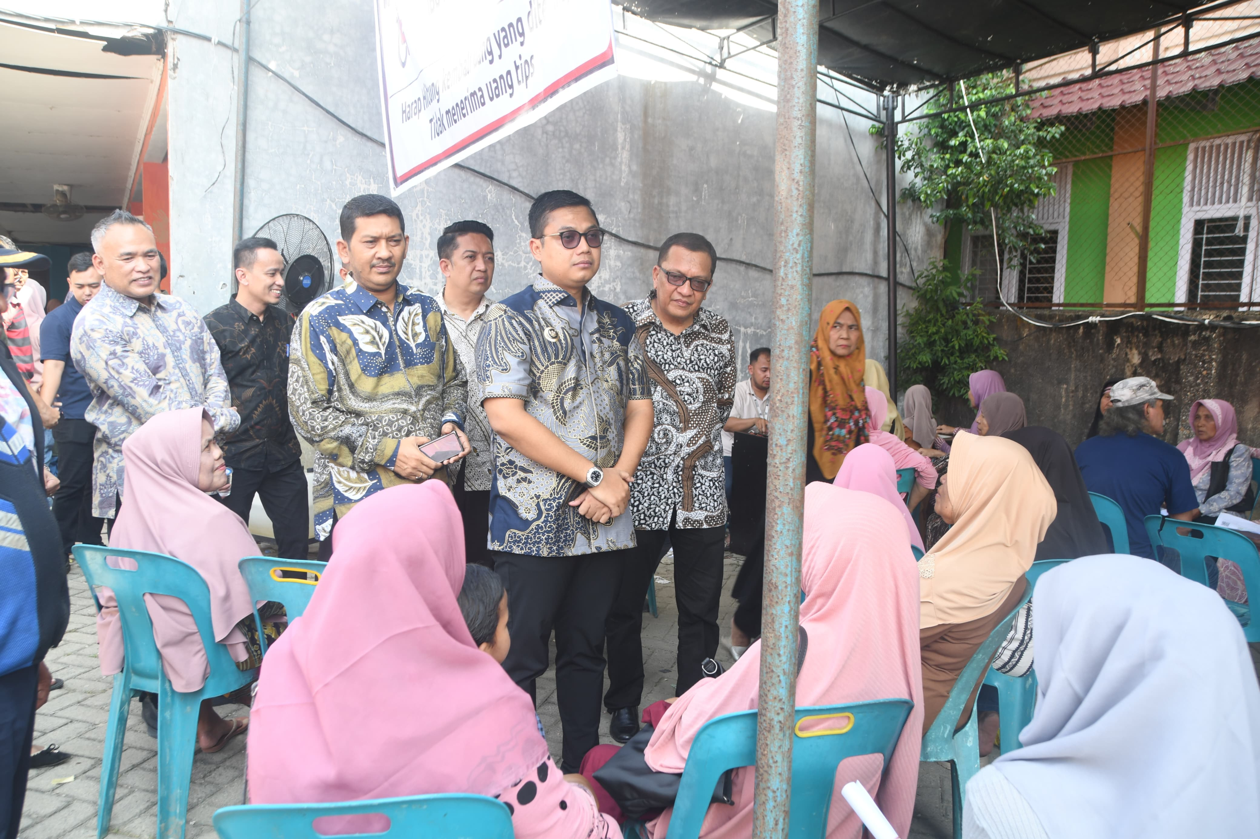 Wali Kota Langsa Tinjau Langsung Proses Penyaluran Jadup dan Sapa Warga di Lokasi