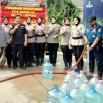 Polresta Tangerang dan Polsek Cisoka Salurkan 5.000 Liter Air Bersih untuk 300 Warga