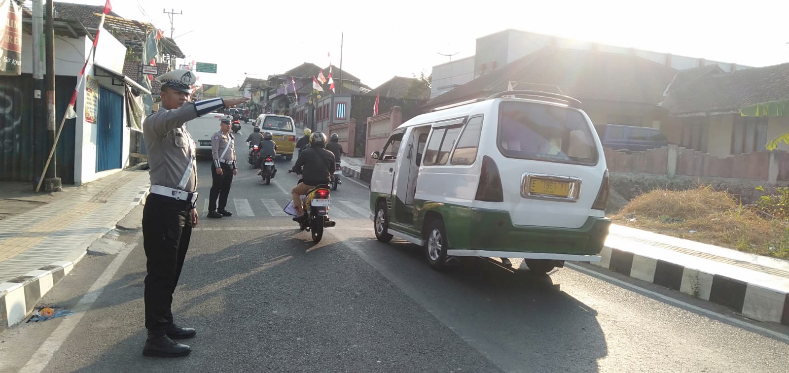 Polres Kuningan Sebar Personel Siaga Pagi untuk Atur Lalu Lintas