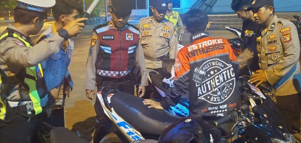 Malam Akhir Pekan, Polres Pringsewu Gelar Patroli Skala Besar Antisipasi Kejahatan