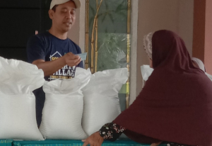 Pekon Tunggul Pawenang Bagikan 591 Sak Beras kepada 197 KPM