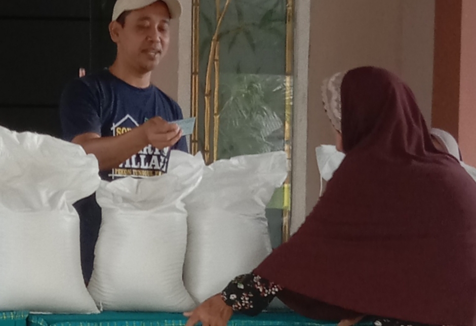 Pekon Tunggul Pawenang Bagikan 591 Sak Beras kepada 197 KPM