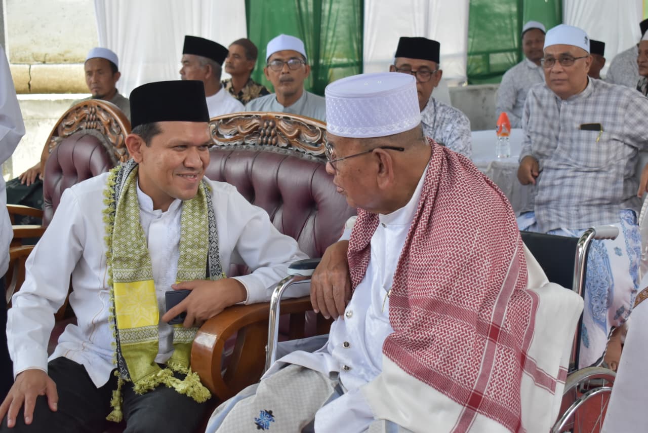 Wagub Aceh Dek Fadh Hadiri Haul ke-38 Abu Tanoh Mirah