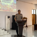 Kapolres Kuningan Berikan Kuliah Umum kepada Mahasiswa Baru Uniku