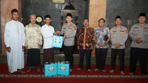 Jumat Keliling, Kapolres Cirebon Kota Silaturahmi dengan Warga Pilangsari