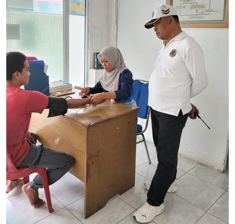 Petugas Klinik Rutan Manna Berikan Pelayanan Kesehatan kepada WBP