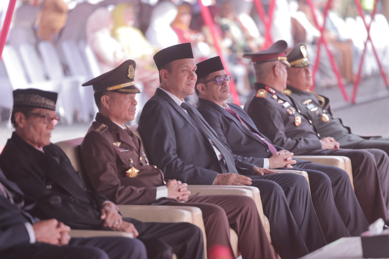 Plt. Sekda Aceh Hadiri Upacara HUT ke-81 TNI di Banda Aceh