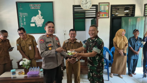 Sinergitas TNI-Polri di Banjit, Kapolsek dan Camat Beri Ucapan HUT TNI ke-81 di Koramil 427-05/Banjit