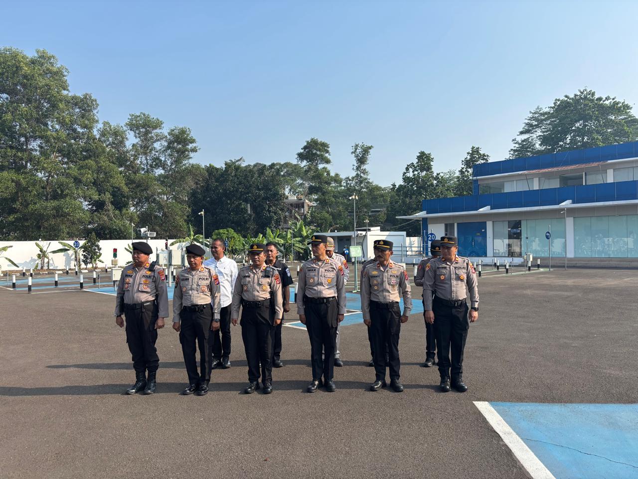 Awali Tugas dengan Kesiapan, Sipropam Kawal Apel Pagi