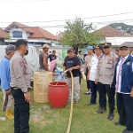 Polsek Kresek Distribusikan Ribuan Liter Air Bersih ke Warga Kandang Gede